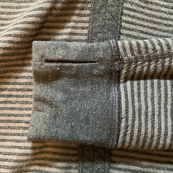 Lululemon funnel neck reversible sweatshirt - Picture 3 of 4